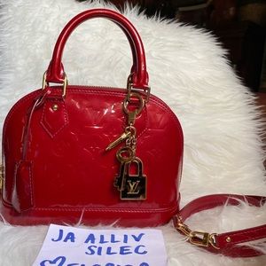 ❌SOLD❌ Alma BB in Pomme de Amour vernis